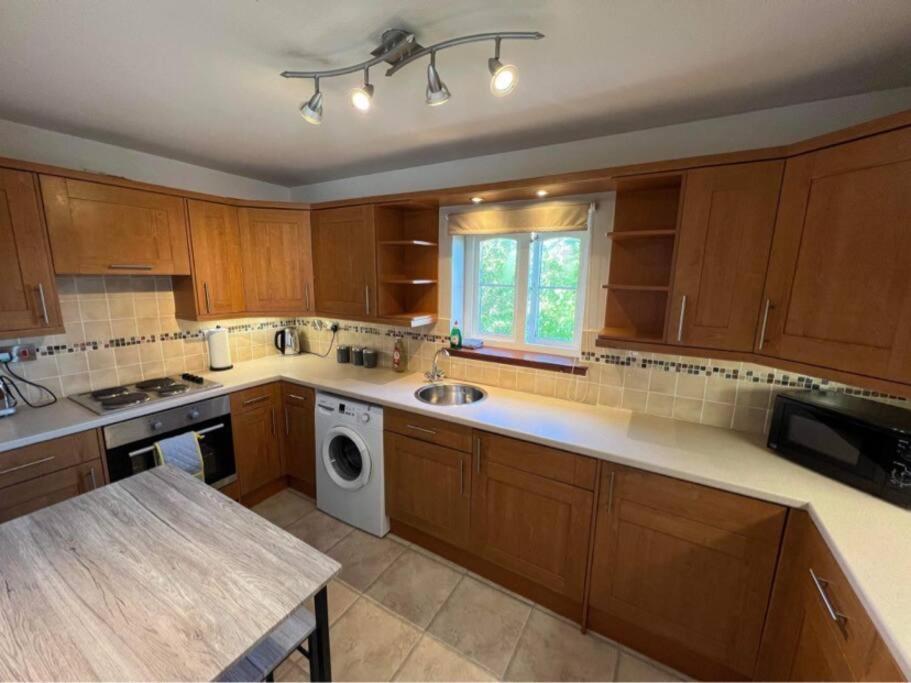 Apartment With Parking, Close To The Raigmore Hospital Inverness Dış mekan fotoğraf